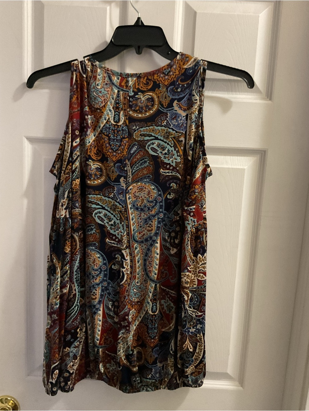 VENUS Paisley Cold-Shoulder Blouse in Red, Blue, Brown, black - Picture 2 of 4